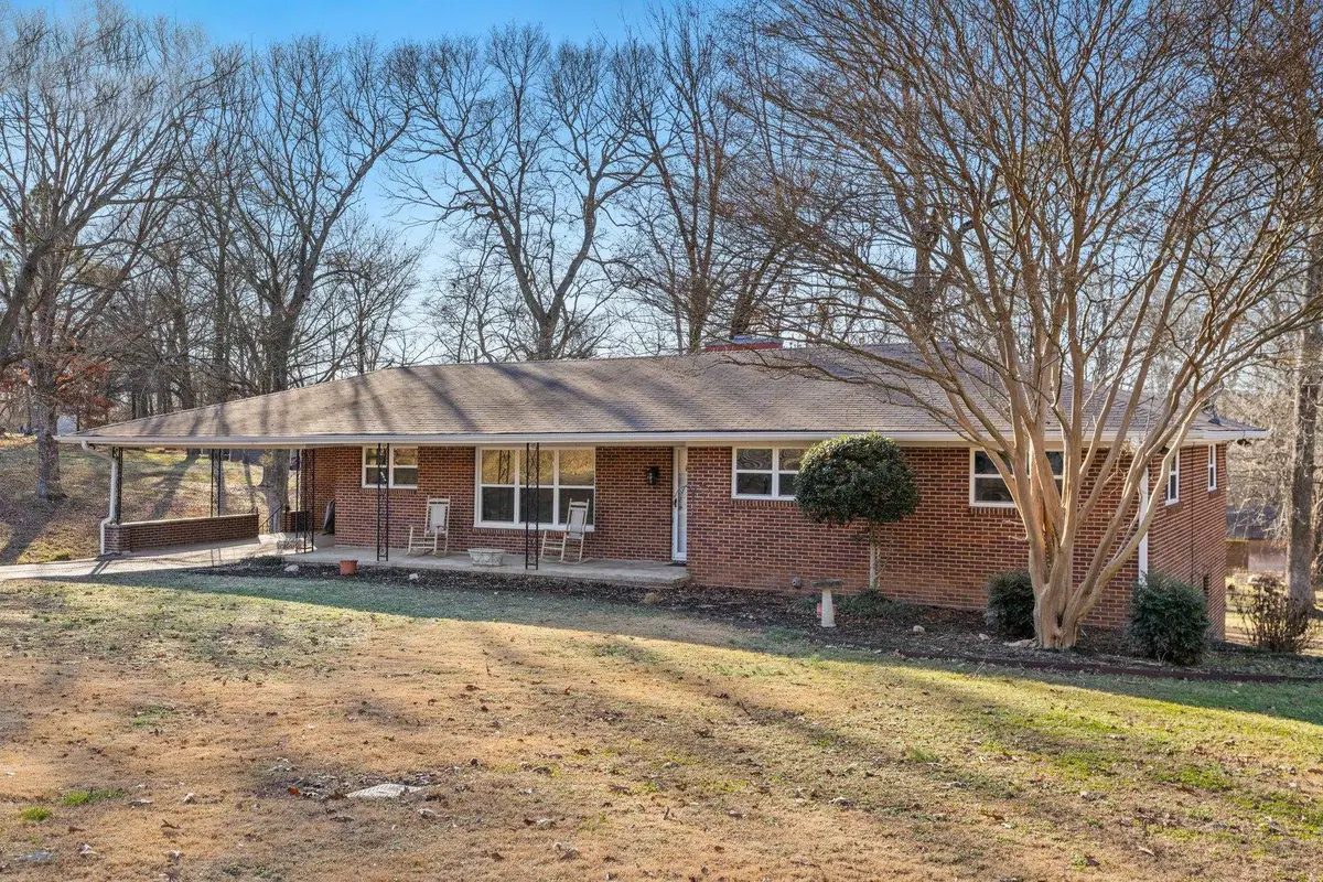 245 Ronald Dr, Killen, AL 35645 - Image #1