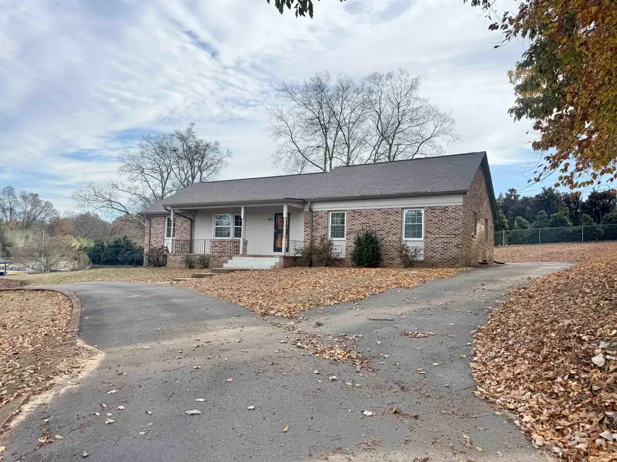 2025 Alpine Dr, Florence, AL 35630 - Image #2