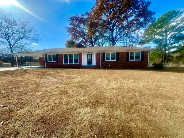 4111 Hayes St, Florence, AL 35633