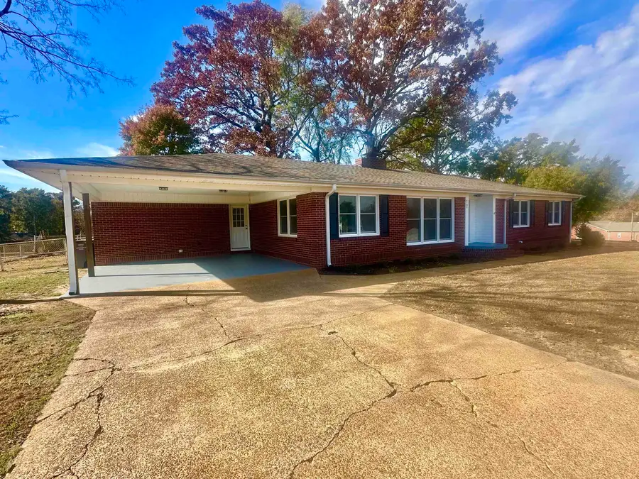 4111 Hayes St, Florence, AL 35633 - Image #2