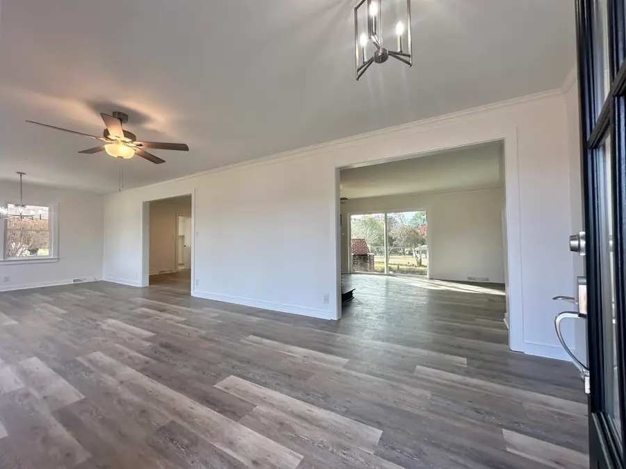 4111 Hayes St, Florence, AL 35633 - Image #3