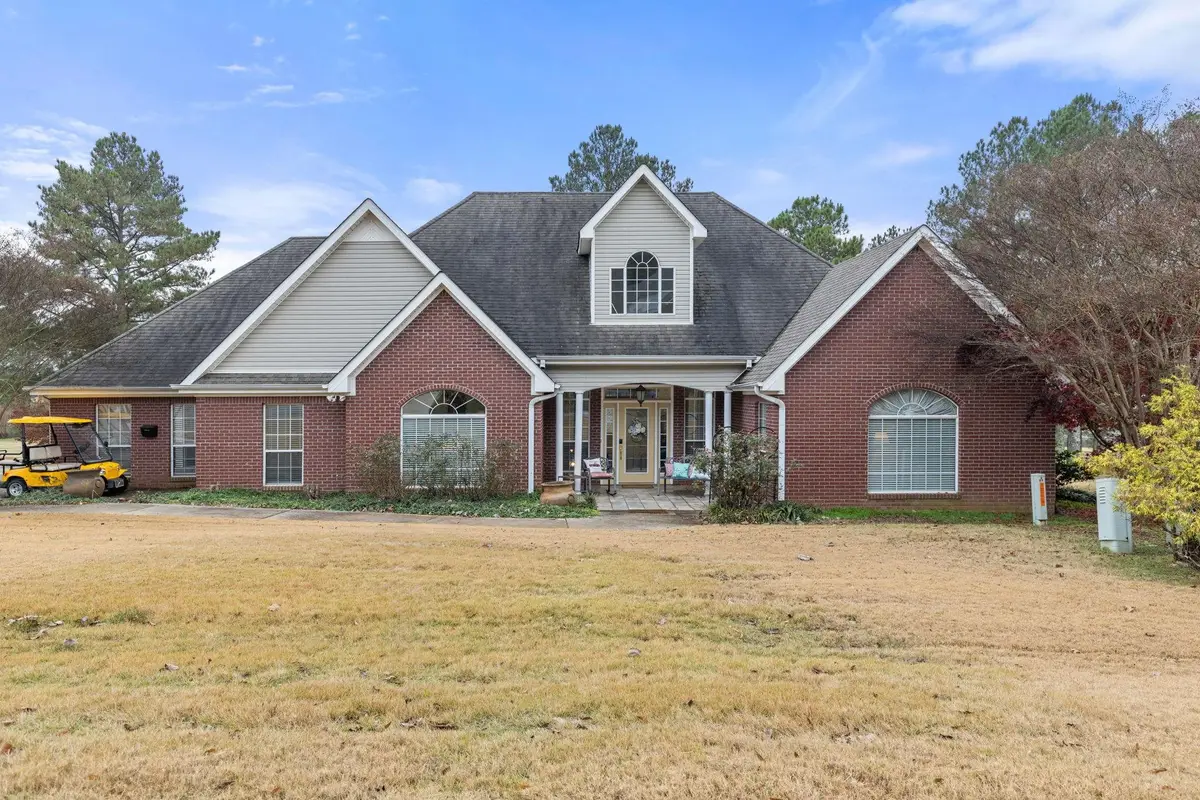 1087 Twin Pines Cir, Tuscumbia, AL 35674 - Image #1