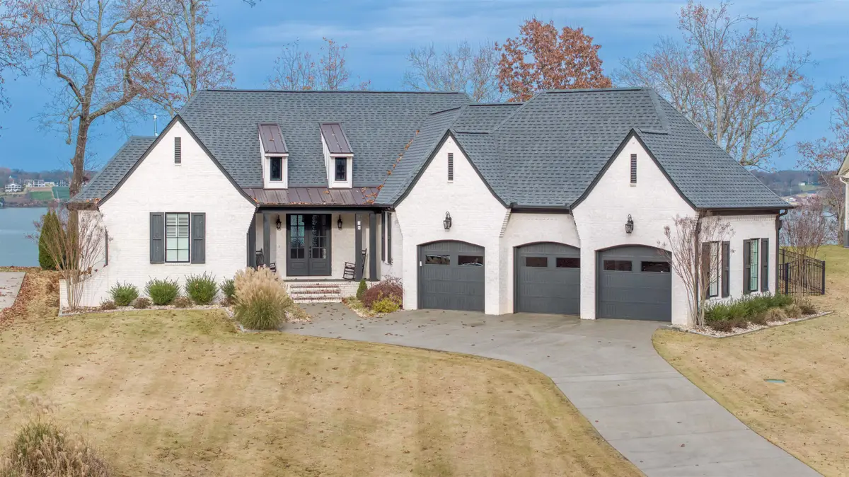 79 Crown Pointe Dr, Muscle Shoals, AL 35661 - Image #1