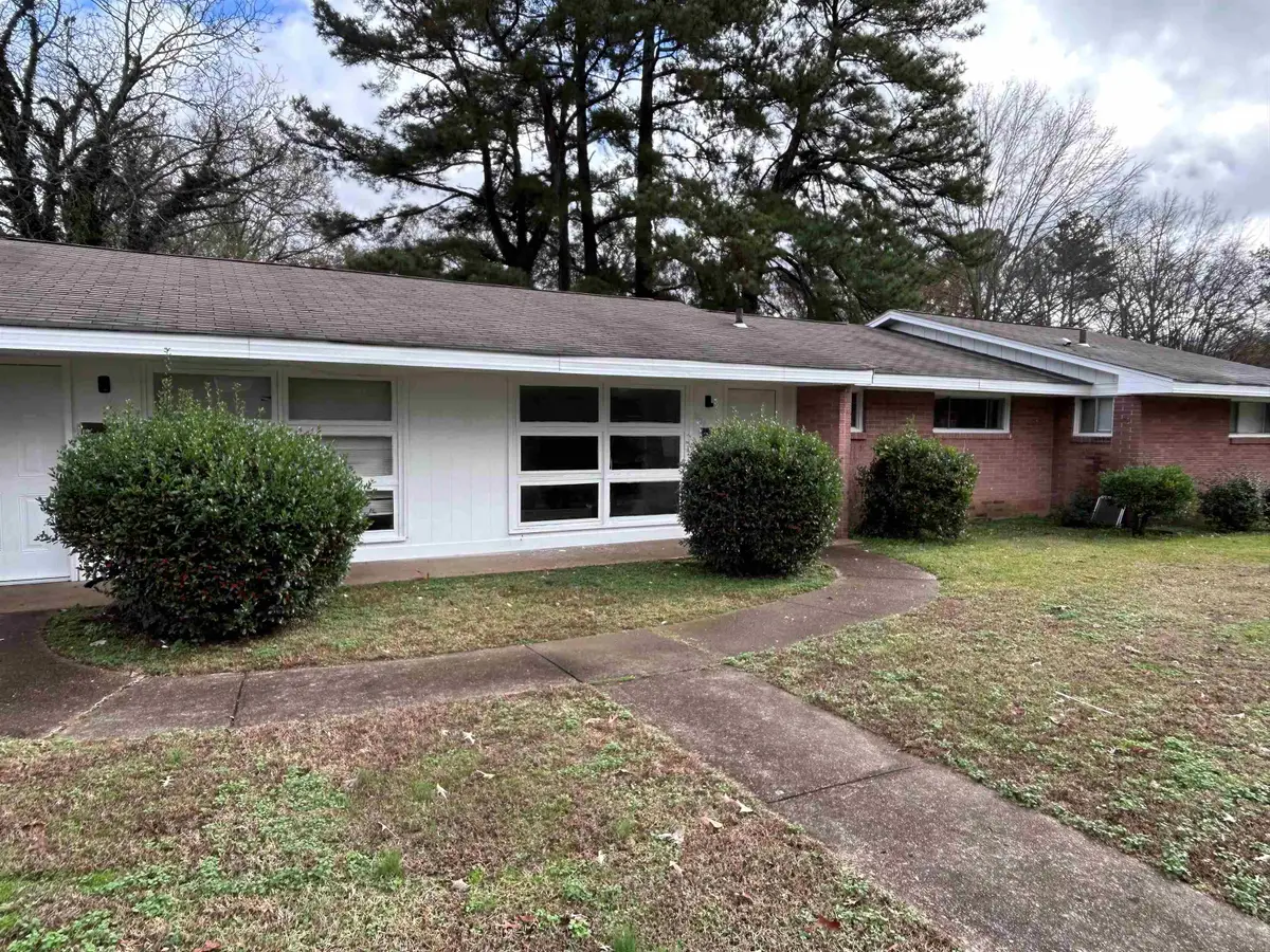 1204 Graham Ave, Florence, AL 35630 - Image #1