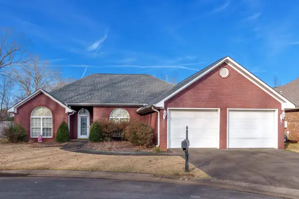 322 Dunolly Ln, Florence, AL 35633