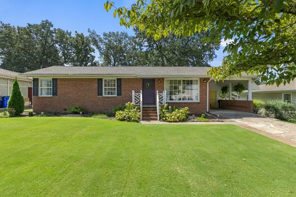 1644 Edgemont Dr, Florence, AL 35630