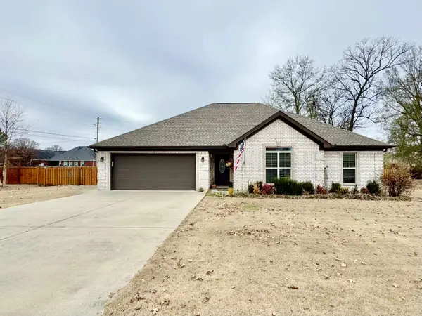 701 Hickory Ave, Muscle Shoals, AL 35661