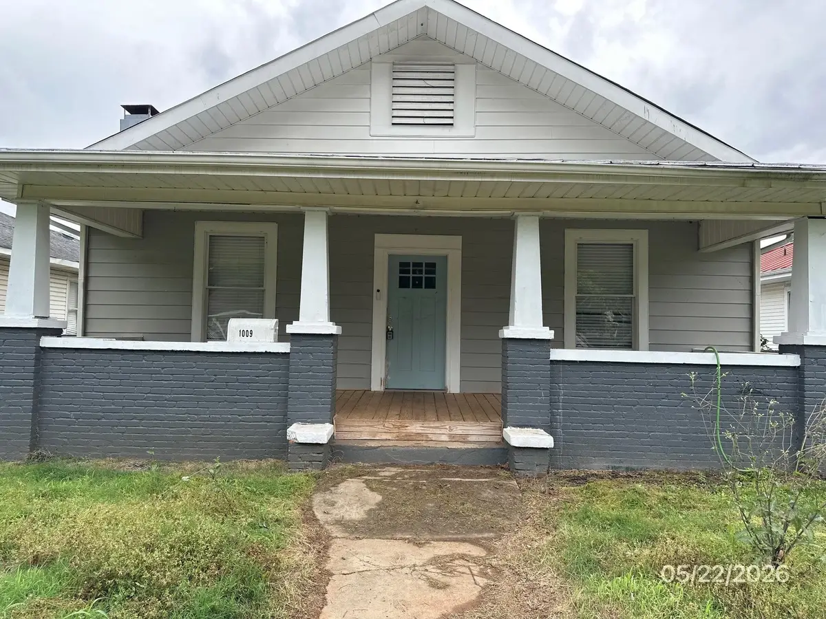 1009 Atlanta Ave, Sheffield, AL 35660 - #1