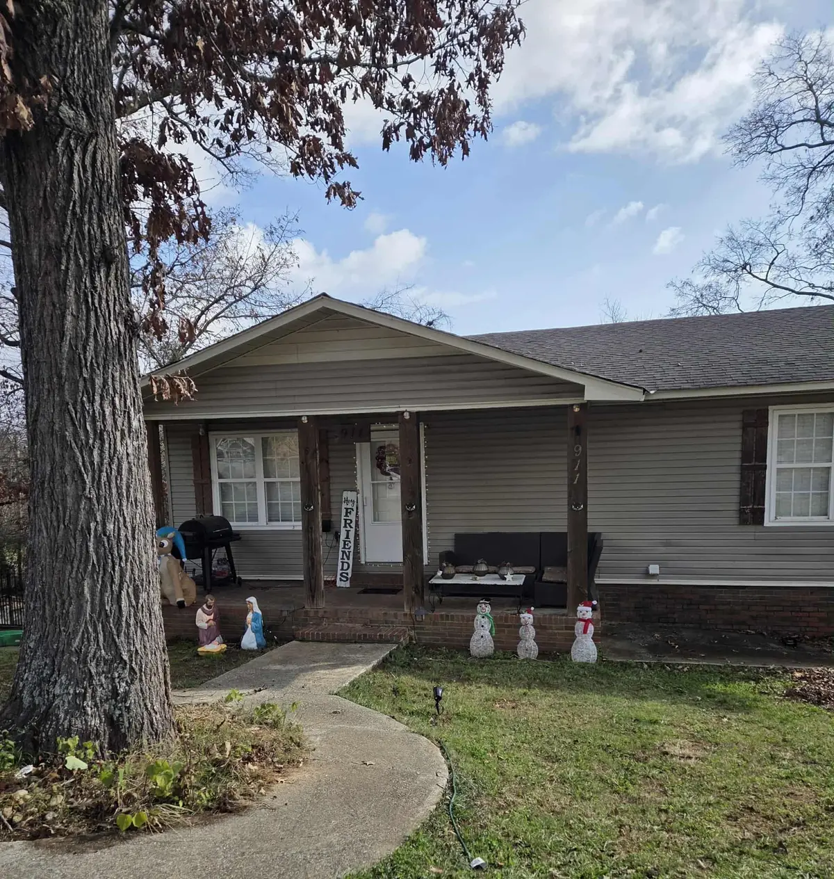 911 Madison St, Tuscumbia, AL 35674 - Image #1