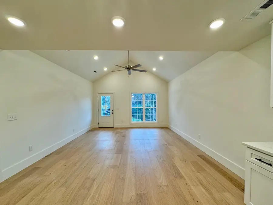 810 E Tuscaloosa St, Florence, AL 35630 - Image #2