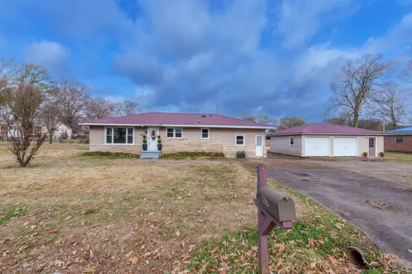 817 Grand Ave, Muscle Shoals, AL 35661