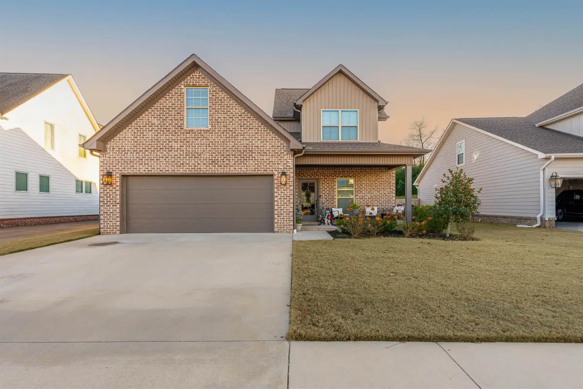 312 Hickory Dr, Muscle Shoals, AL 35661 - Image #1