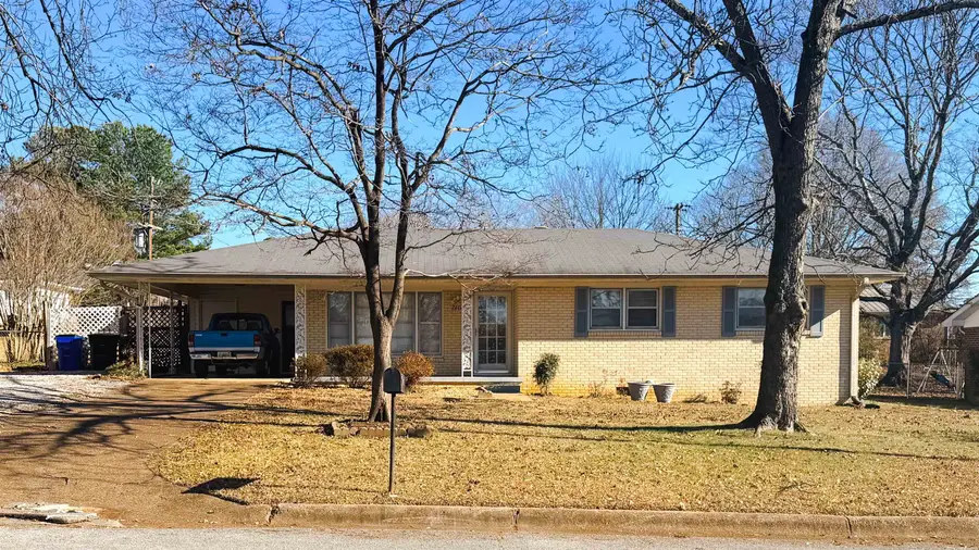 2402 Wellington St, Florence, AL 35630 - Image #2