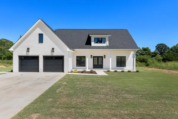 101 Oakview Cir, Killen, AL 35645