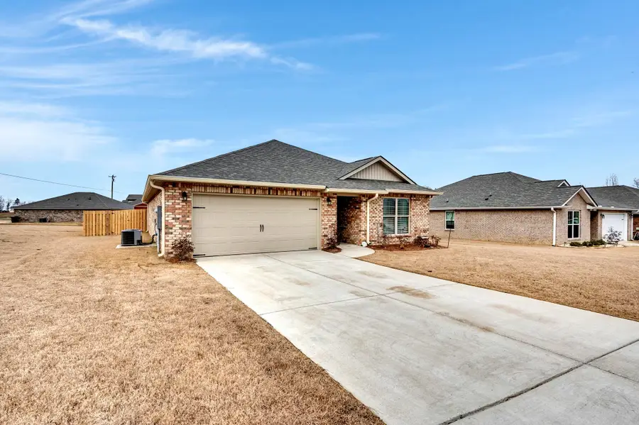 1107 Colonial Dr, Cullman, AL 35055 - #3