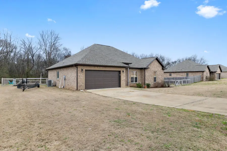 72 W Blue Heron Dr, Killen, AL 35645 - Image #2