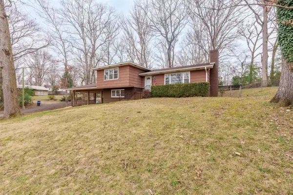 1626 Ridge Ave, Florence, AL 35630