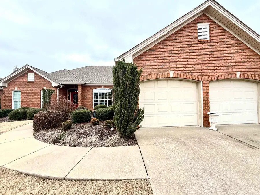 104 James Ct, Florence, AL 35630 - Image #2