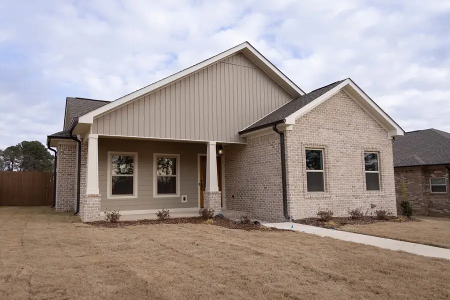 114 Silver Leaf Ln, Florence, AL 35633 - Image #2