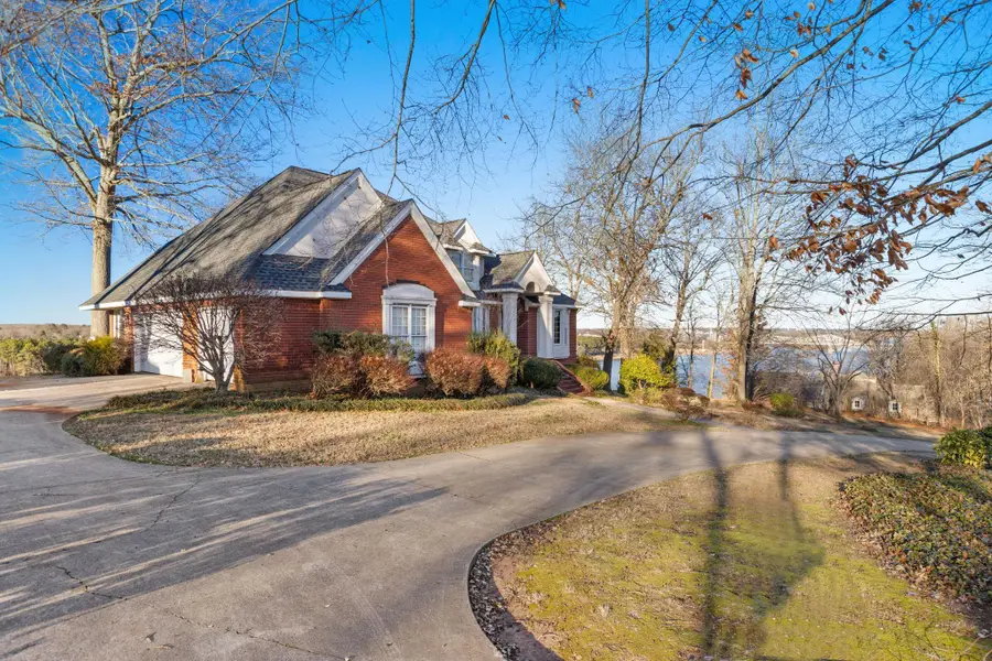 108 Holland Dr, Sheffield, AL 35660 - Image #3