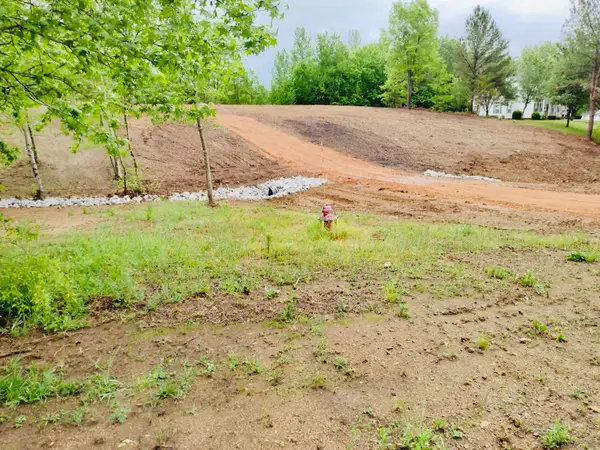 106 Ridgecrest Ln, Killen, AL 35645