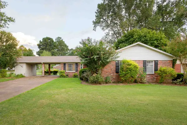 2126 Hixon Ave, Florence, AL 35630