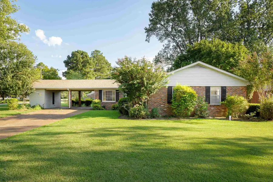 2126 Hixon Ave, Florence, AL 35630 - #2