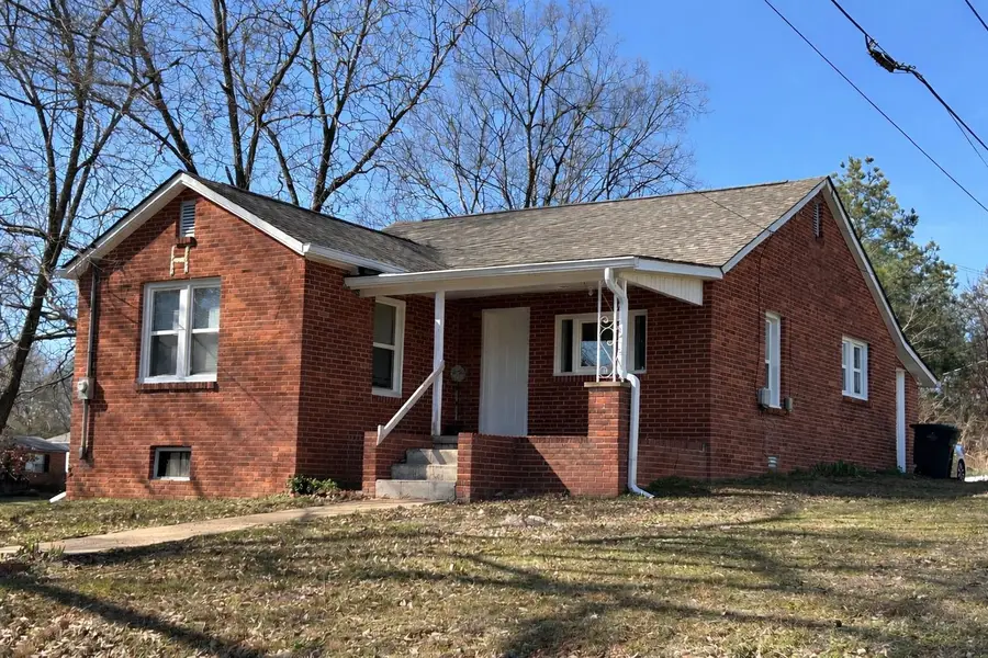 319 N Patton St, Florence, AL 35630 - #3