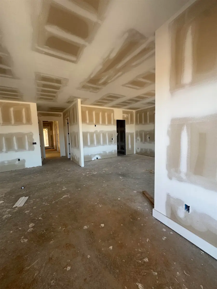 300 Fame Ave, Tuscumbia, AL 35674 - #3