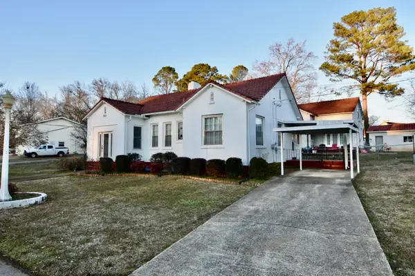 301 Watts Bar St, Sheffield, AL 35660