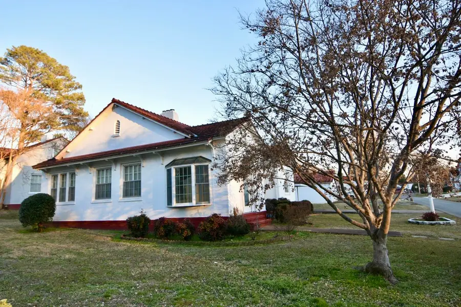 301 Watts Bar St, Sheffield, AL 35660 - #3