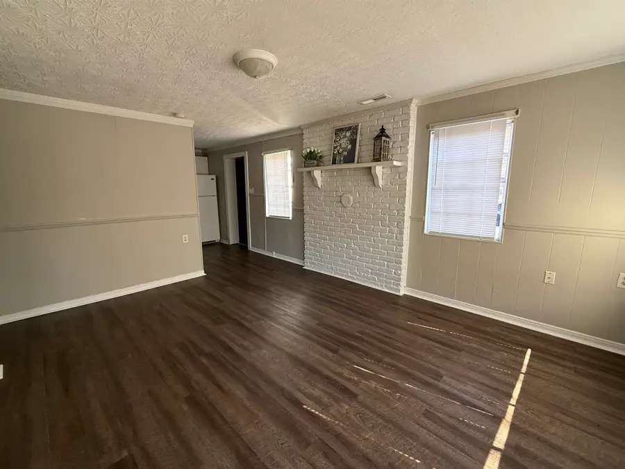 838 N Royal Ave, Florence, AL 35630 - #2