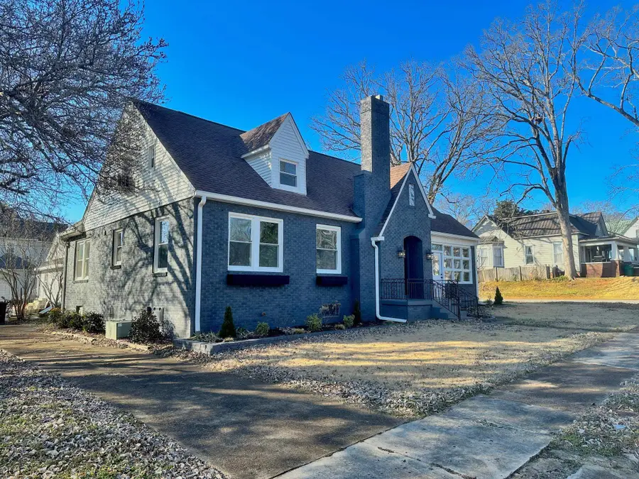 1211 N Nashville Ave, Sheffield, AL 35660 - #2