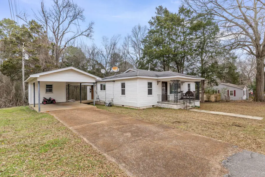 925 Adams St, Cherokee, AL 35616 - #2