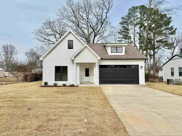 541 Eugenia St, Florence, AL 35630