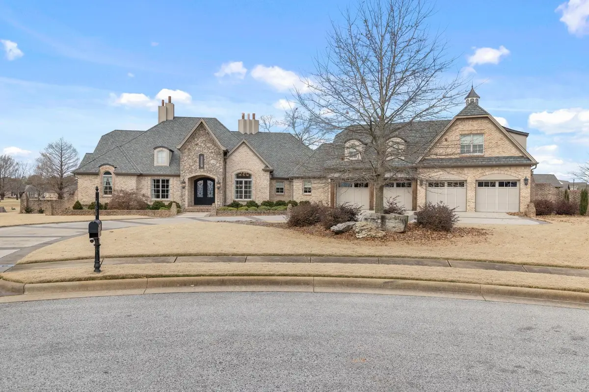 116 Barrington Ct, Muscle Shoals, AL 35661 - #1