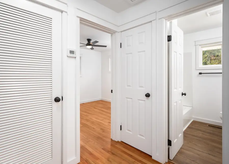 408 Michigan Ave, Muscle Shoals, AL 35661 - #3