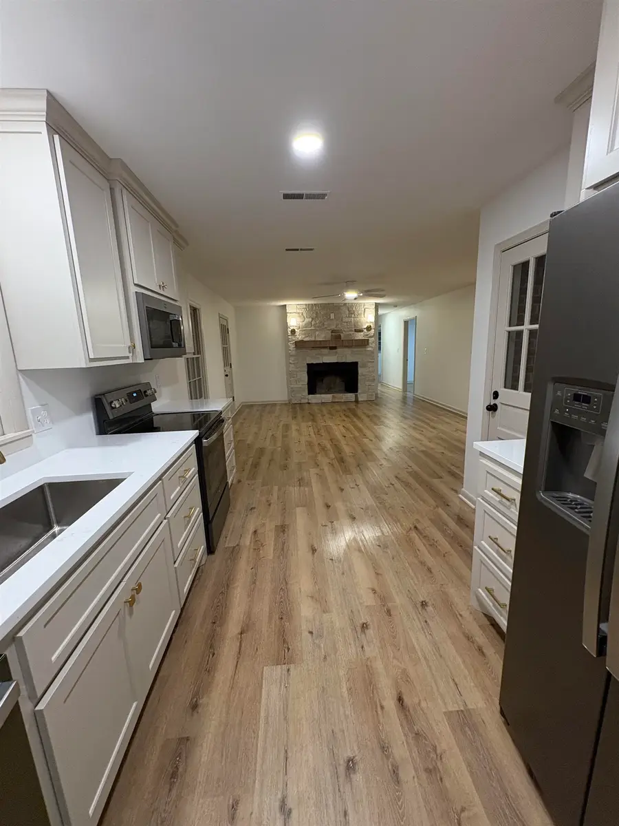 711 Grand Ave, Muscle Shoals, AL 35661 - #2