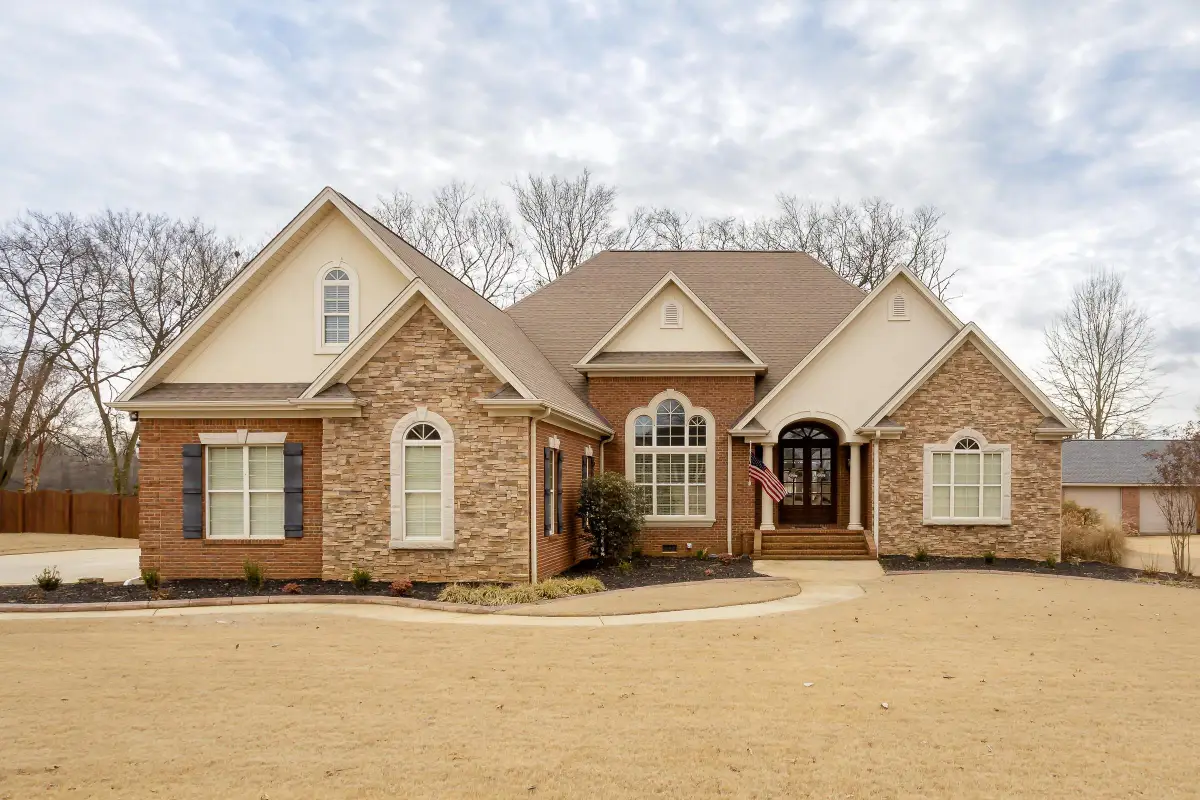 308 Lonnie Dr, Muscle Shoals, AL 35661 - #1