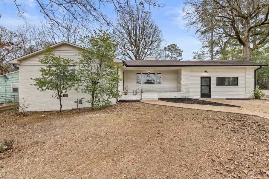 137 Bayless Ave, Florence, AL 35630 - #2