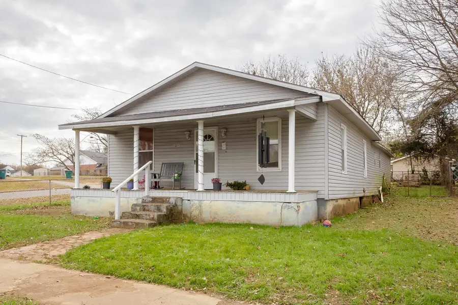 1001 Sterling Blvd, Sheffield, AL 35660 - #2