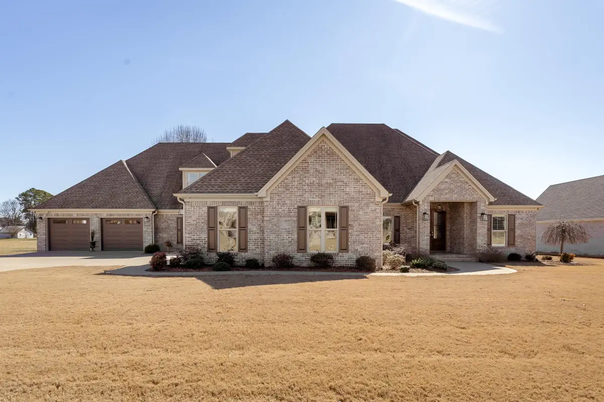 111 Barrington Ct, Muscle Shoals, AL 35661 - #1