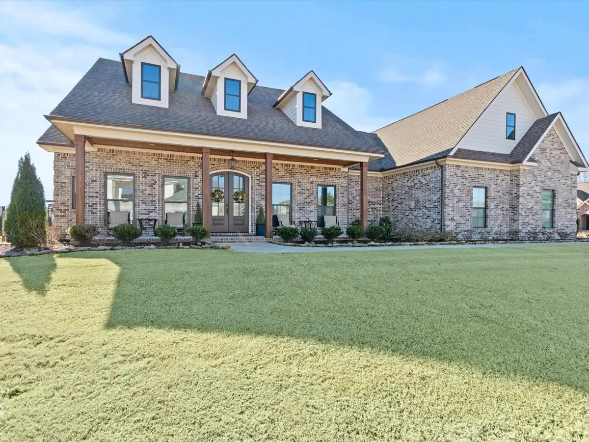 23112 Sawgrass Dr, Athens, AL 35613 - #1