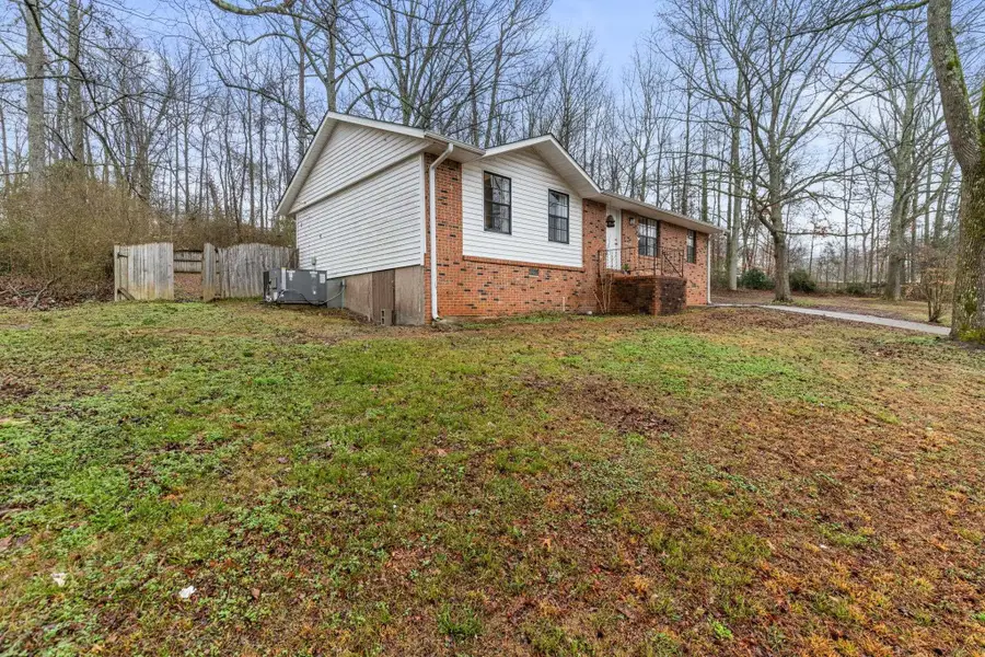 233 Brookside Dr, Killen, AL 35645 - #2