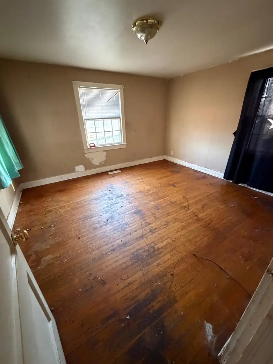 803 SE 20th St, Sheffield, AL 35660 - #3