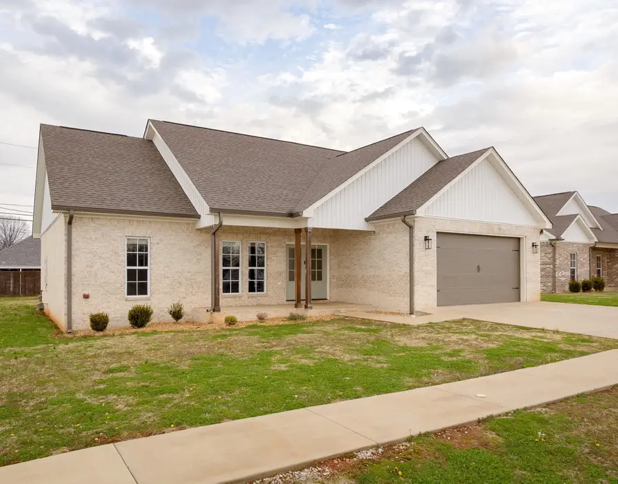 310 Market St, Muscle Shoals, AL 35661 - #2