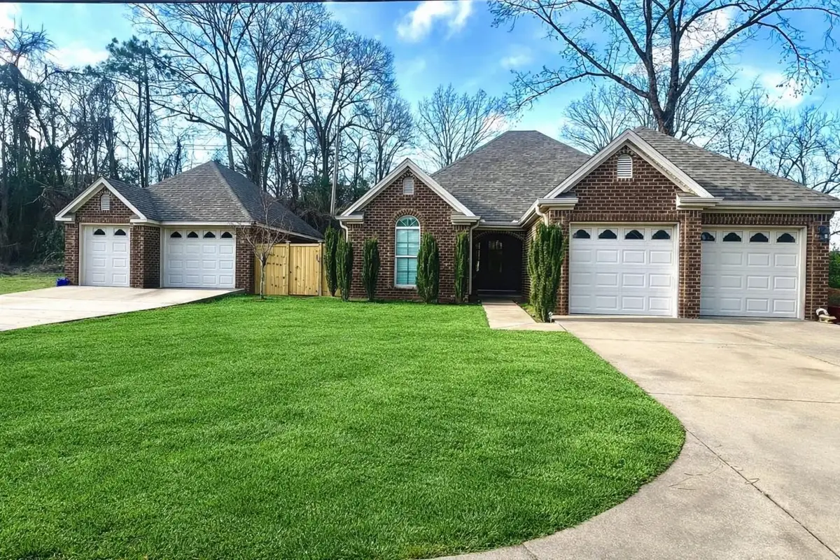 800 Old Lee Hwy, Tuscumbia, AL 35674 - #1