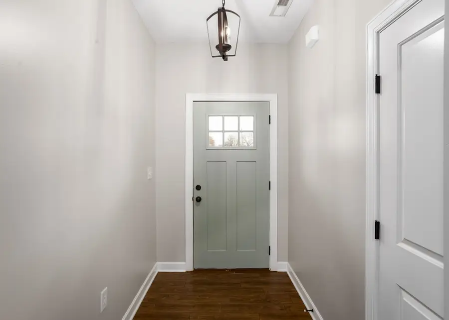 1009 Michigan Ave, Muscle Shoals, AL 35661 - #3