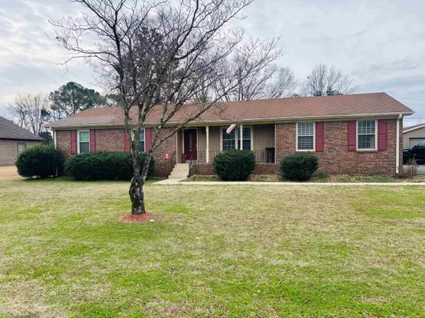 1008 Eastwood St, Tuscumbia, AL 35674