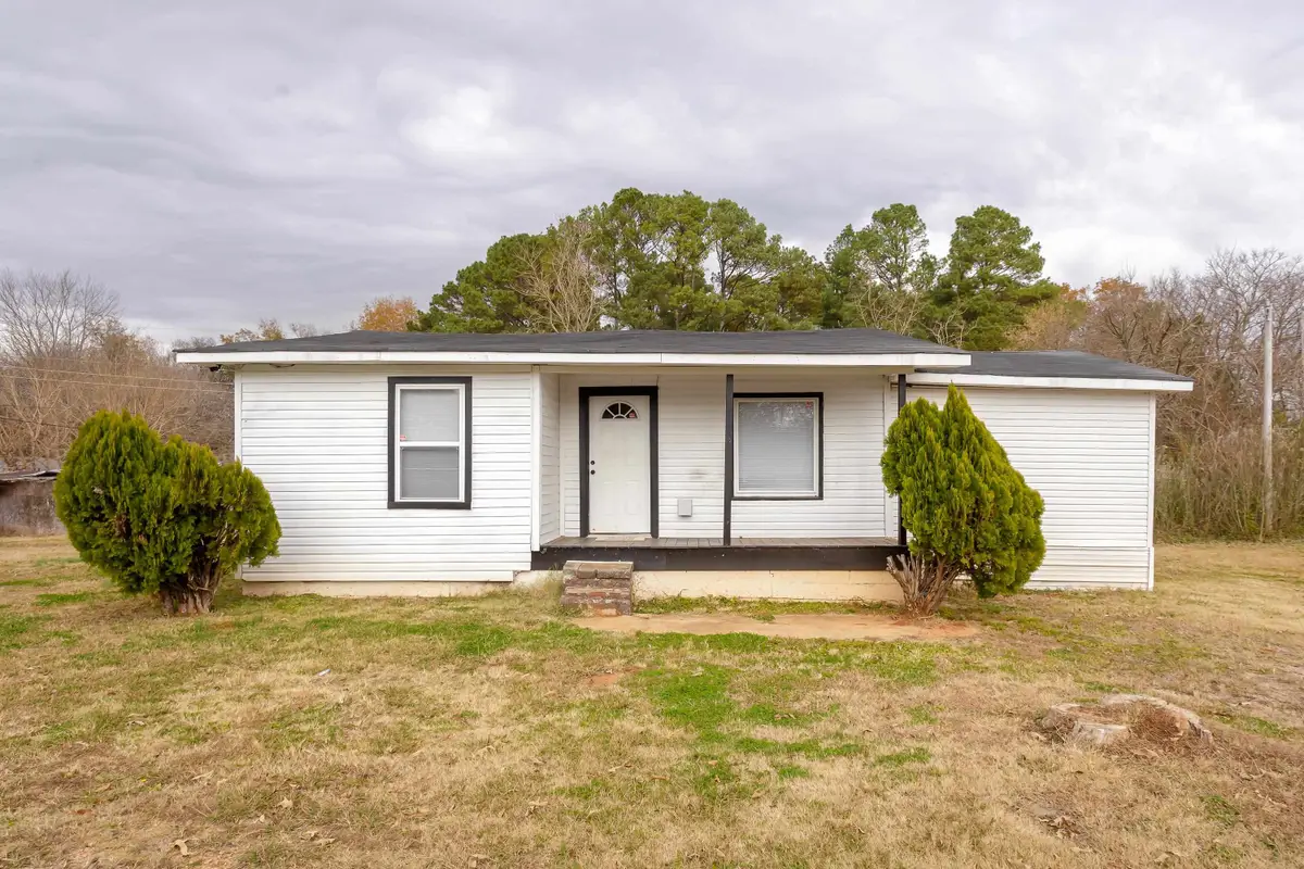 209 2nd Ave, Tuscumbia, AL 35674 - #1